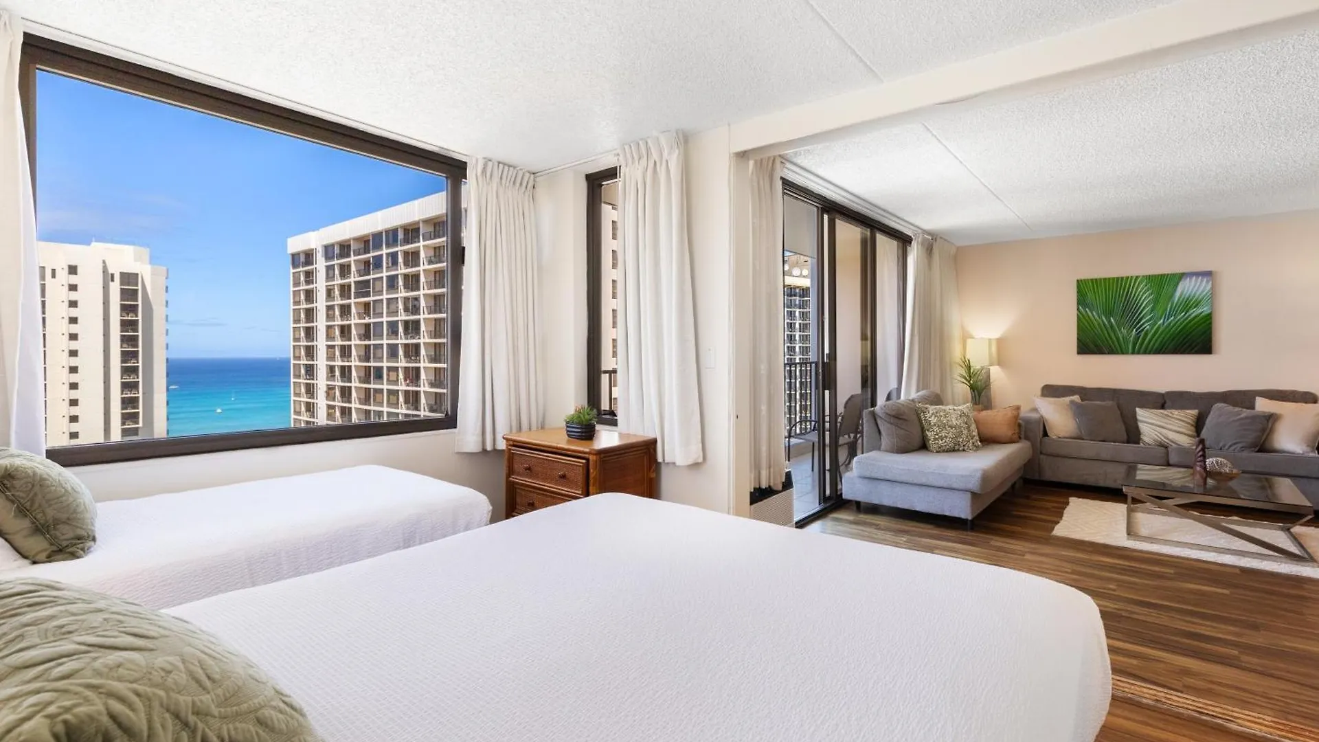 Sky-High Oceanview Escape At Waikiki Banyan With Free Parking Lejlighed Honolulu USA