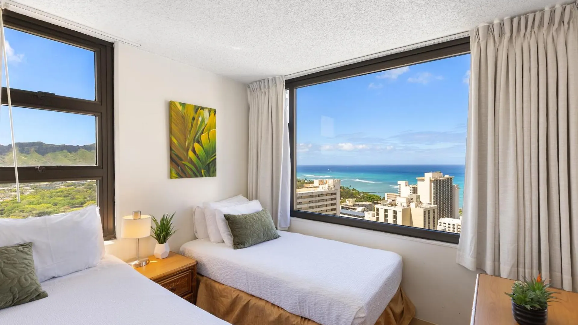 Sky-High Oceanview Escape At Waikiki Banyan With Free Parking Lejlighed Honolulu