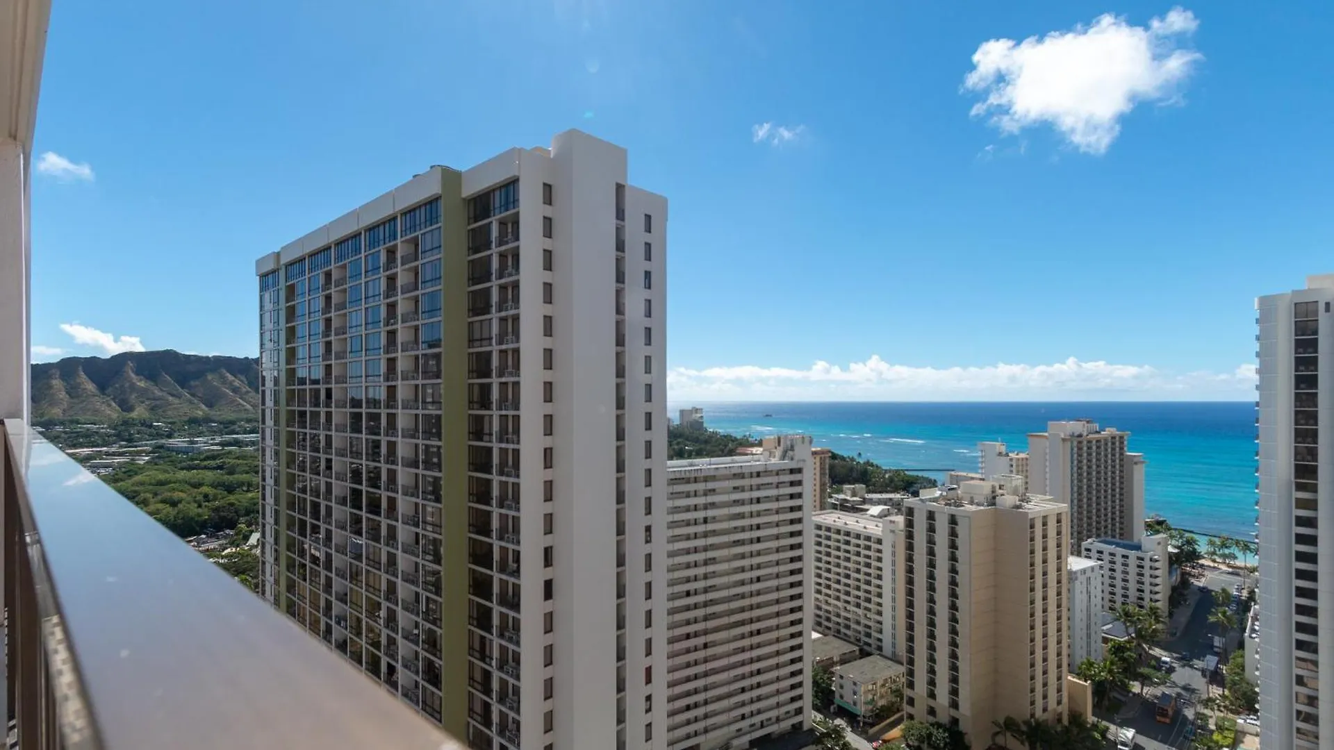 Sky-High Oceanview Escape At Waikiki Banyan With Free Parking Lejlighed Honolulu 0*,